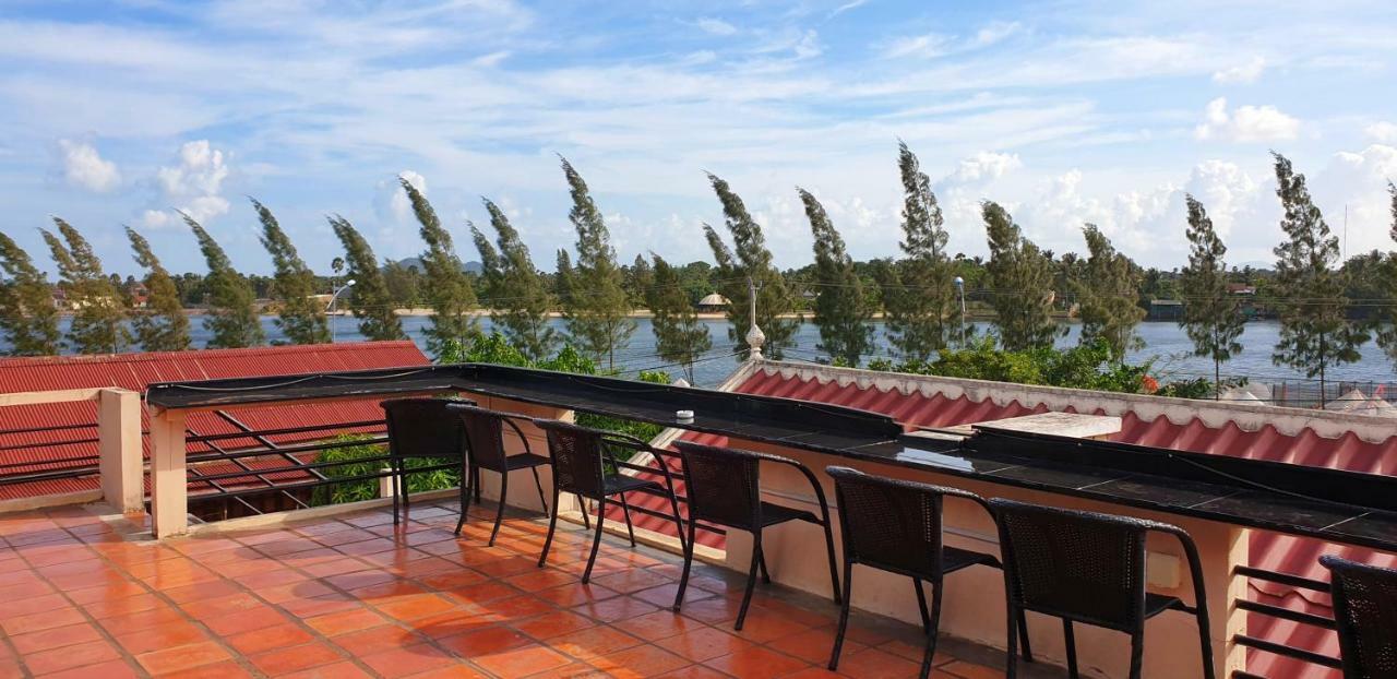 Kool Kampot Hotel Екстериор снимка