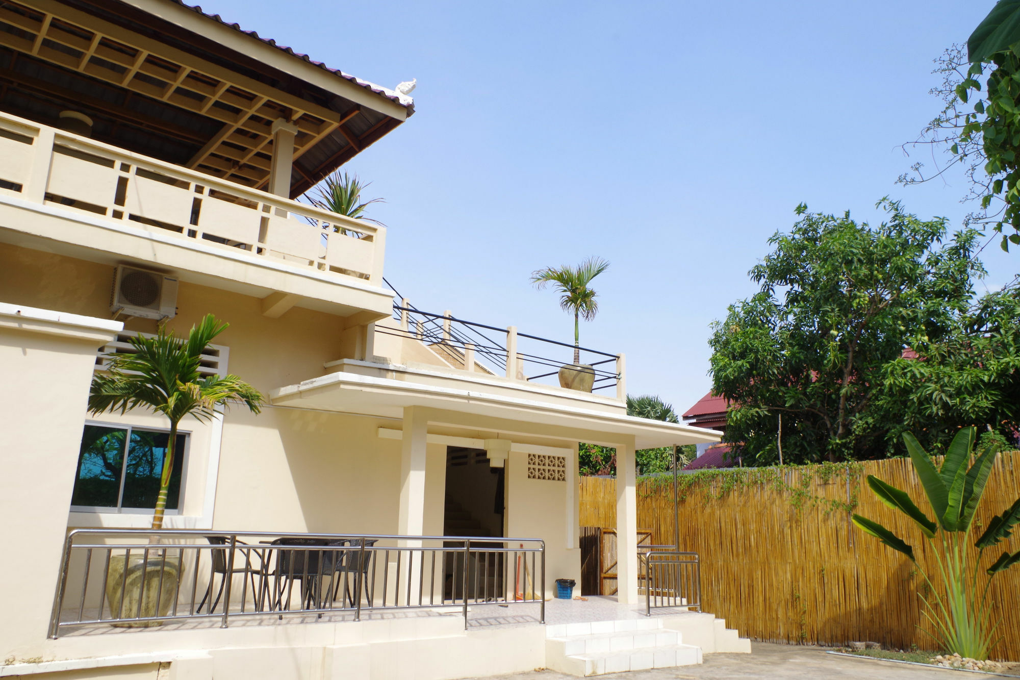 Kool Kampot Hotel Екстериор снимка