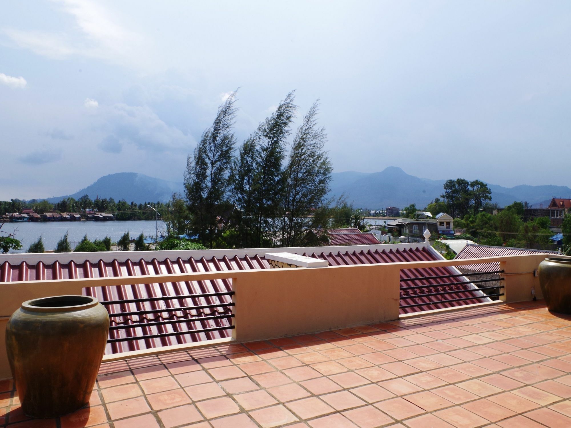 Kool Kampot Hotel Екстериор снимка